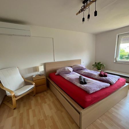 Sonnige 3 Zimmer Wohnung Mit Schoenem Balkon Im Gruenen Ρόιτλινγκεν Εξωτερικό φωτογραφία