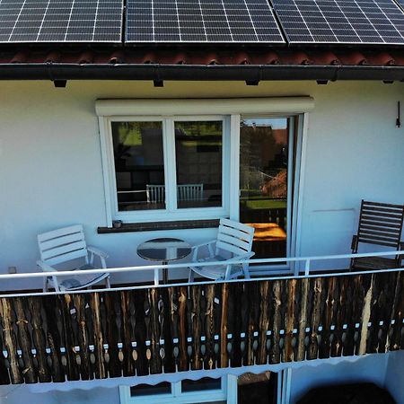 Sonnige 3 Zimmer Wohnung Mit Schoenem Balkon Im Gruenen Ρόιτλινγκεν Εξωτερικό φωτογραφία