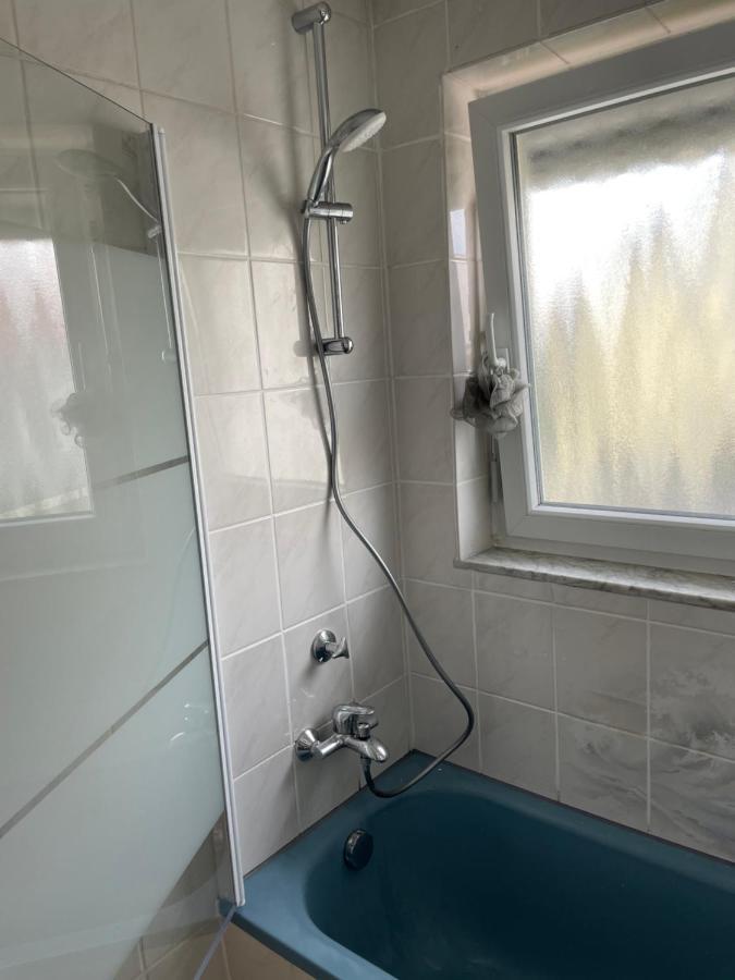 Sonnige 3 Zimmer Wohnung Mit Schoenem Balkon Im Gruenen Ρόιτλινγκεν Εξωτερικό φωτογραφία