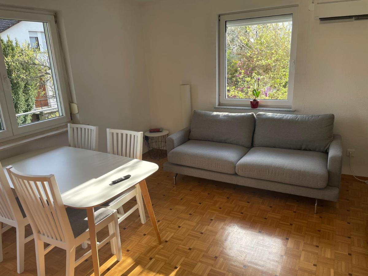 Sonnige 3 Zimmer Wohnung Mit Schoenem Balkon Im Gruenen Ρόιτλινγκεν Εξωτερικό φωτογραφία