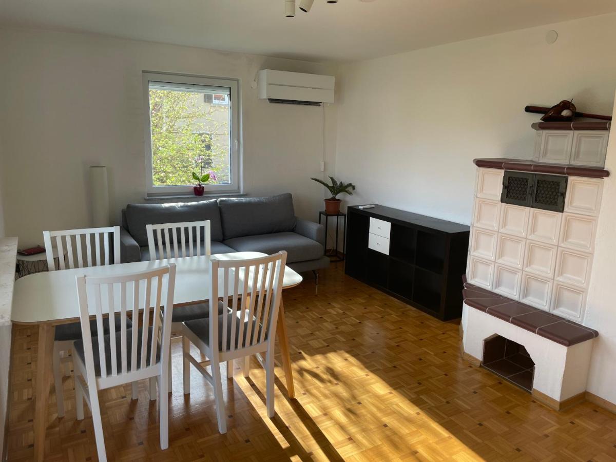 Sonnige 3 Zimmer Wohnung Mit Schoenem Balkon Im Gruenen Ρόιτλινγκεν Εξωτερικό φωτογραφία