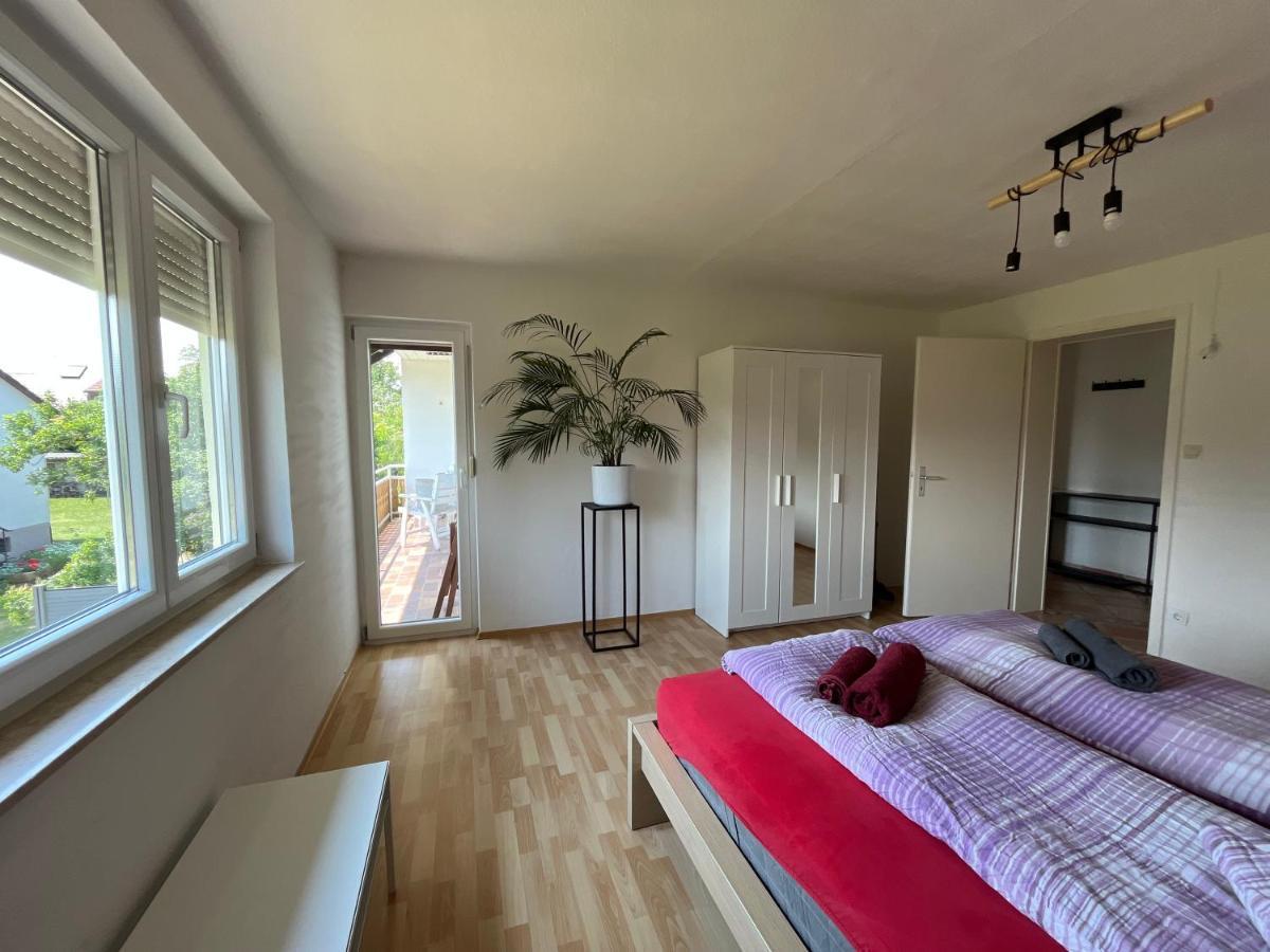 Sonnige 3 Zimmer Wohnung Mit Schoenem Balkon Im Gruenen Ρόιτλινγκεν Εξωτερικό φωτογραφία